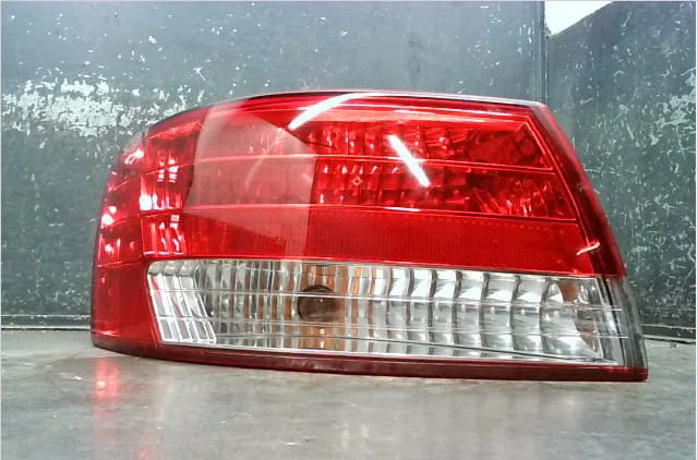 Feu arrière gauche Hyundai SONATA V (NF) 2.0 crdi (2006-2010) occasion