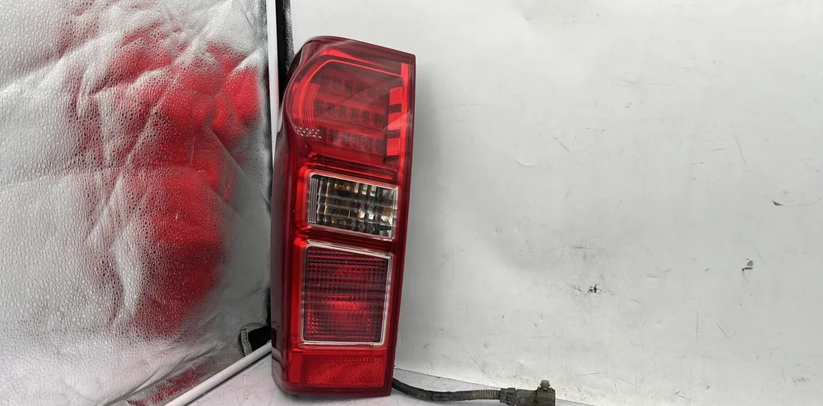 Feu arrière gauche ISUZU D-MAX 2 PHASE 1 occasion