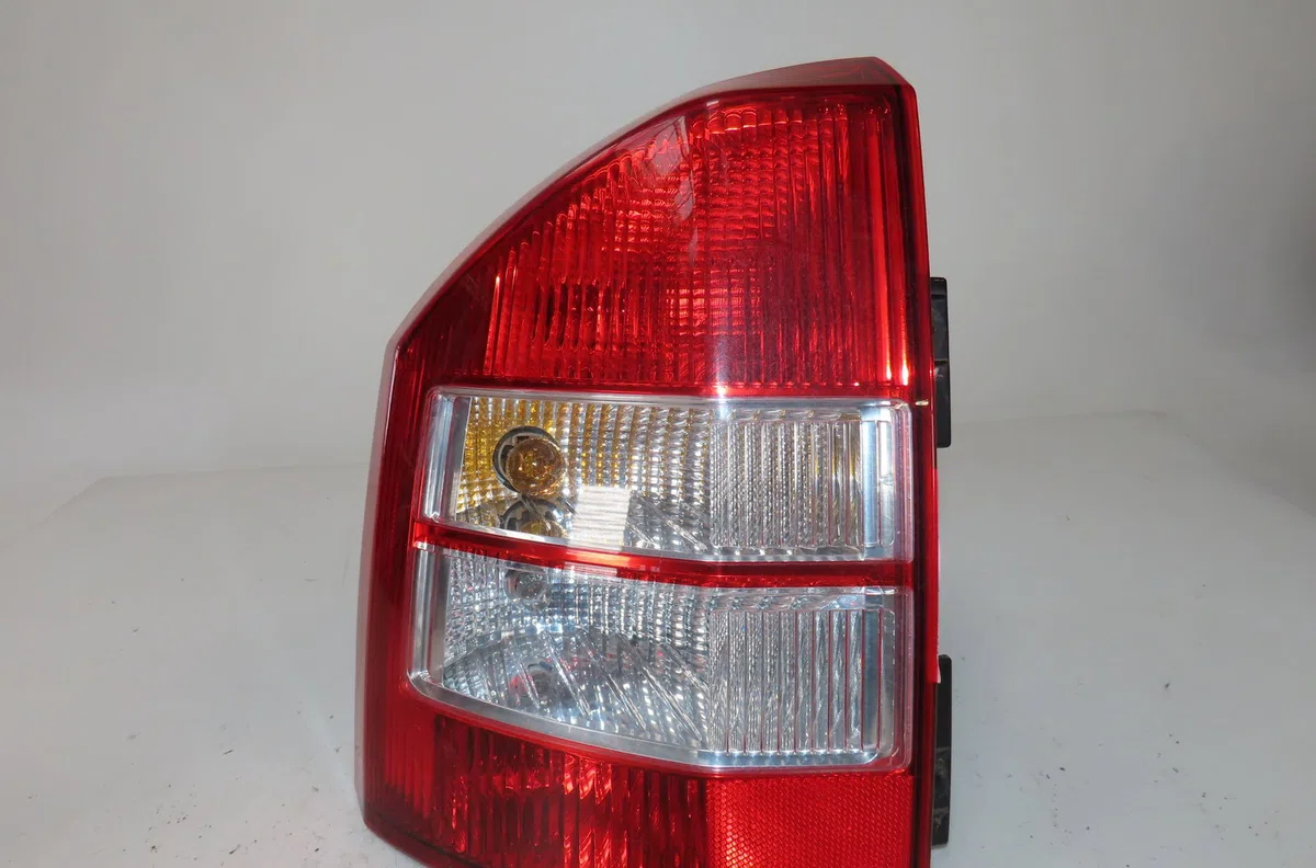 Feu arrière gauche Jeep COMPASS (MK49) 2.0 crd 4x4 (2006) occasion
