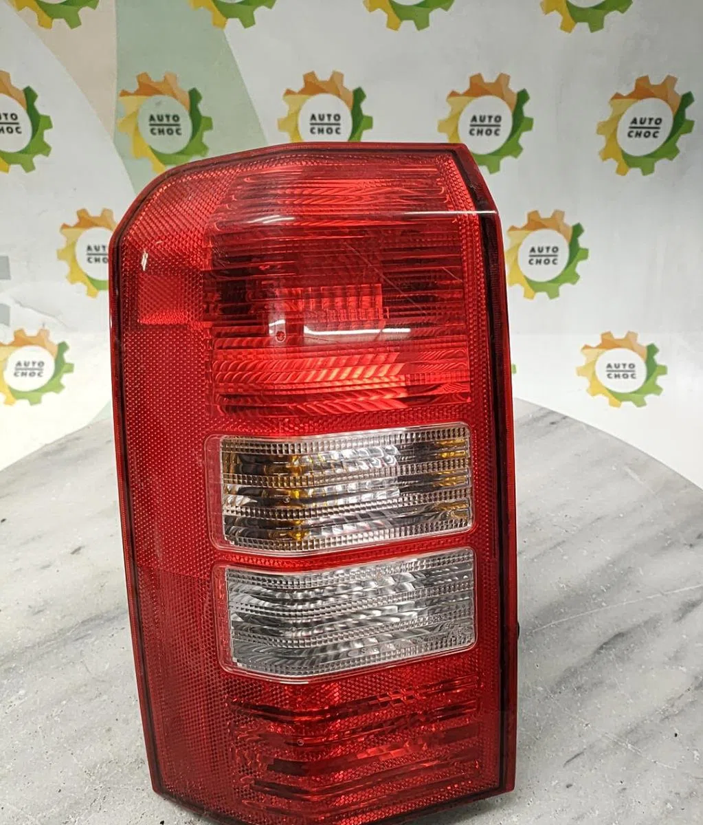 Feu arrière gauche JEEP PATRIOT PHASE 1 occasion