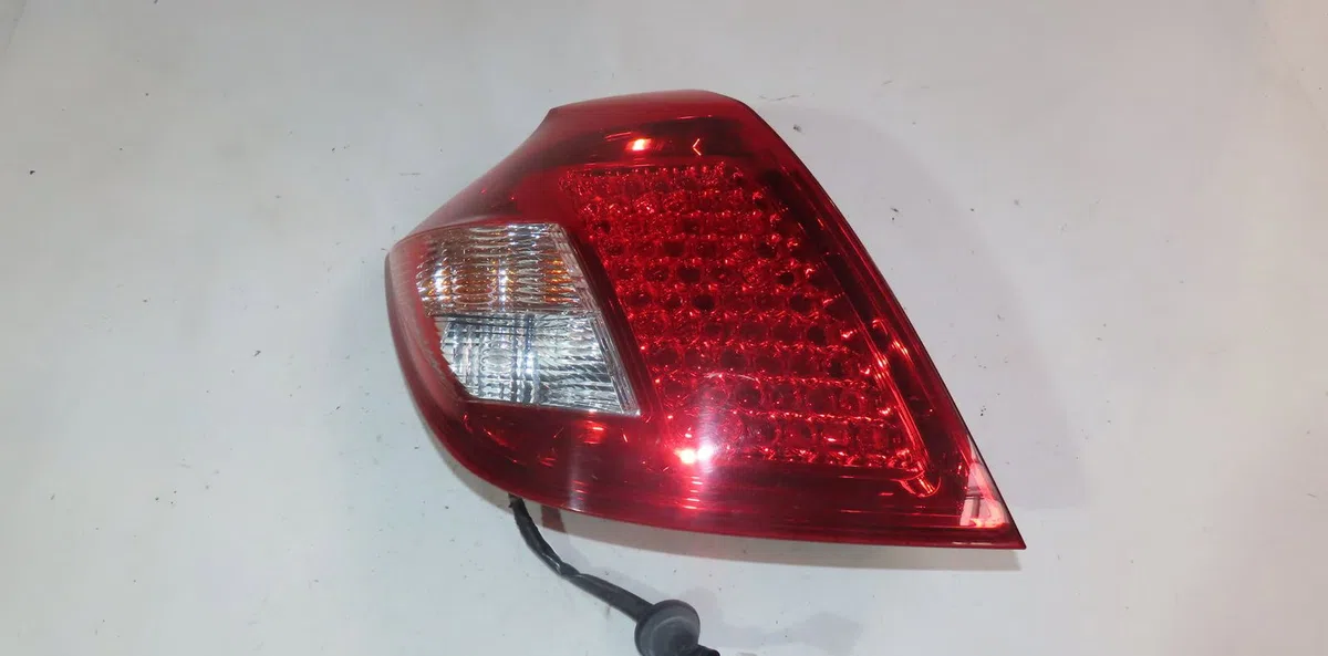 Feu arrière gauche Kia CEE'D 3-5 portes (ED) 1.4 cvvt (2009-2012) occasion