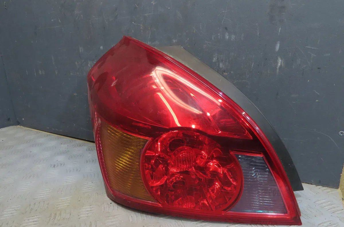 Feu arrière gauche Kia CEE'D 3-5 portes (ED) 1.6 crdi 115 (2006-2012) occasion