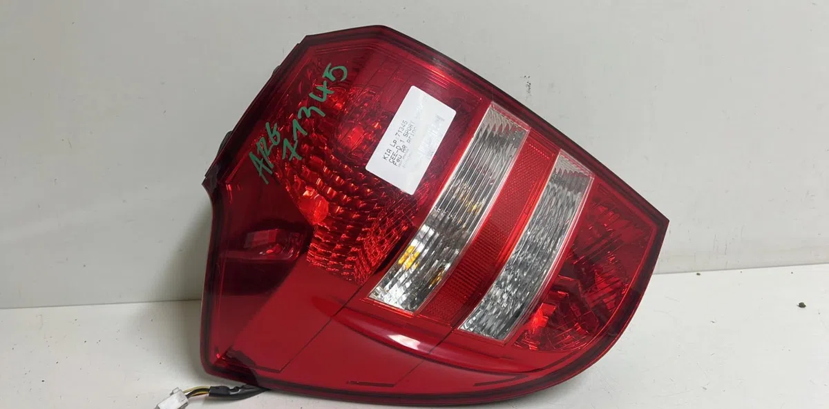 Feu arrière gauche Kia CEE'D SW (ED) 1.6 crdi 115 (2007-2012) occasion
