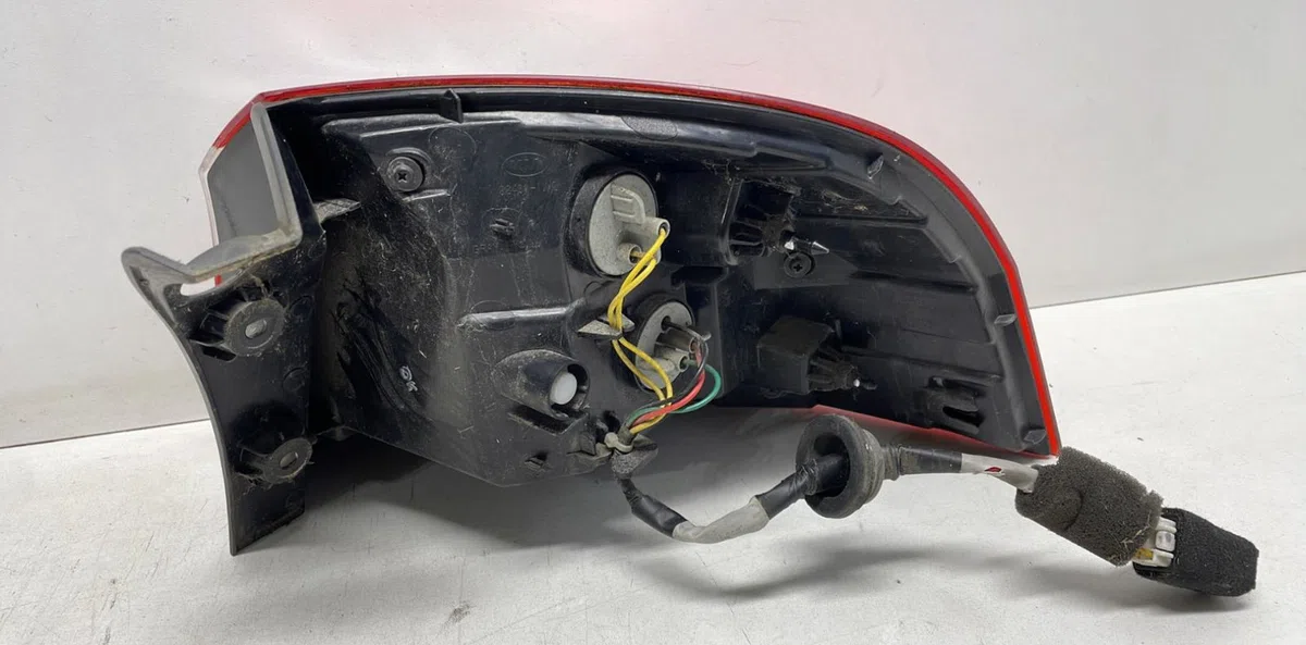Feu arrière gauche Kia RIO III (UB) 1.25 cvvt (2011-2017) occasion