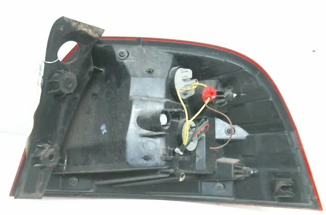 Feu arrière gauche Kia RIO III (UB) 1.25 cvvt (2011-2017) occasion