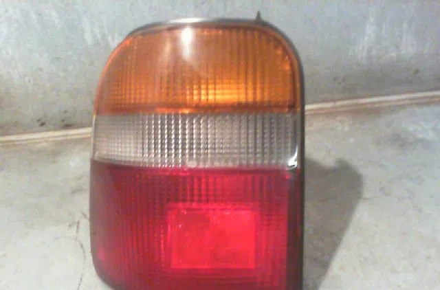 Feu arrière gauche KIA SPORTAGE 1997 occasion