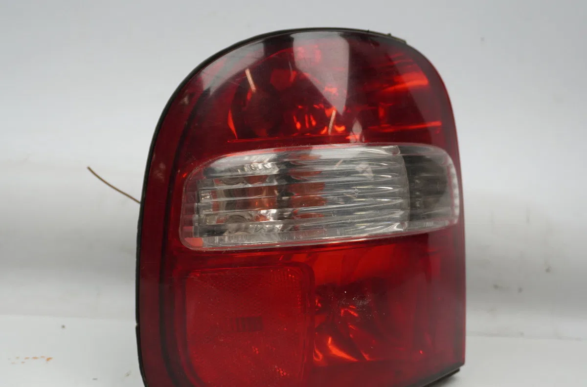 Feu arrière gauche Kia SPORTAGE SUV (K00) 2.0 td 4wd (1997-2003) occasion