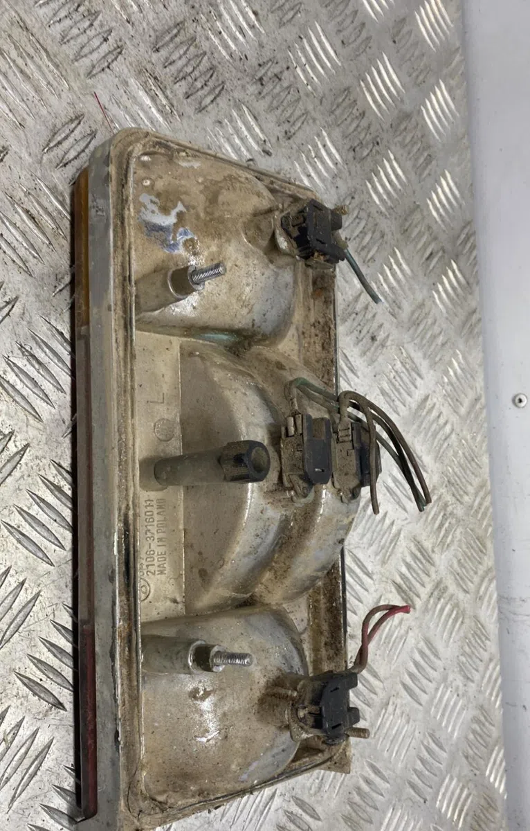 Feu arrière gauche LADA NIVA PHASE 1 occasion