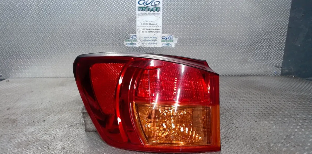 Feu arrière gauche LEXUS IS 2  IS 2 PHASE 1 occasion