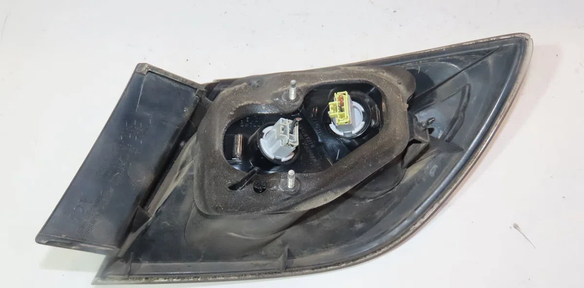 Feu arrière gauche Mazda 3 (BK) 1.6 mz-cd (2006-2009) occasion