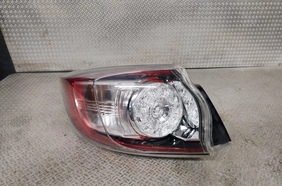 Feu arrière gauche Mazda 3 (BL) 2.2 mzr cd (bl10) (2009-2013) occasion