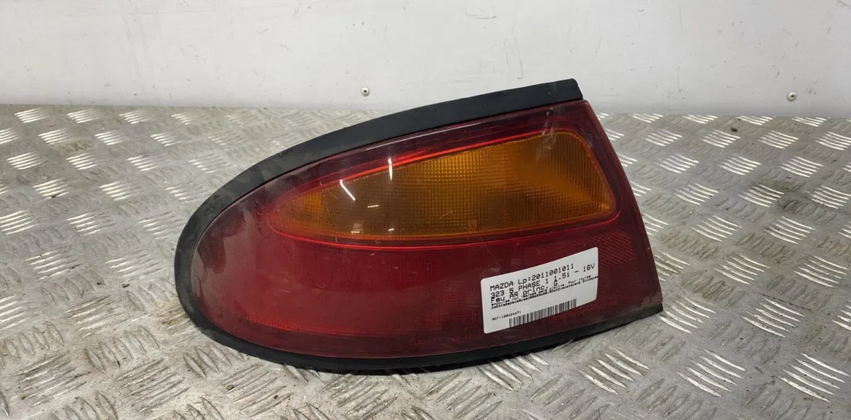 Feu arrière gauche MAZDA 323 5 PHASE 1 occasion