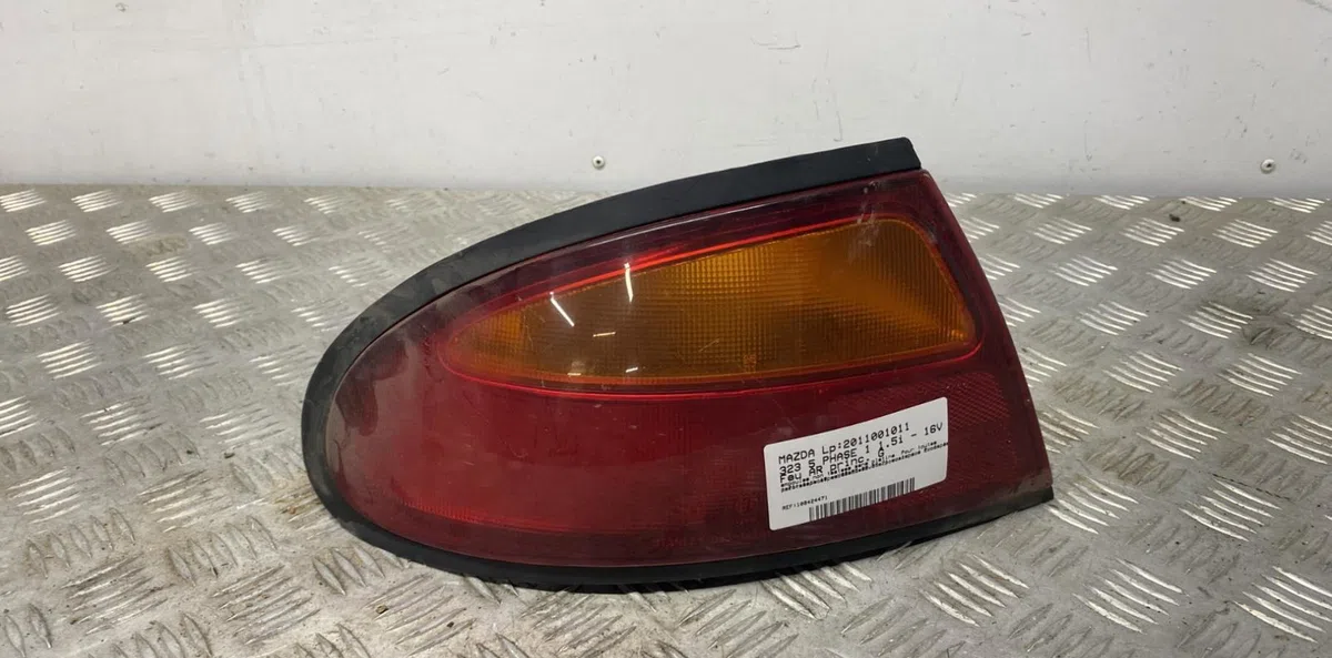 Feu arrière gauche MAZDA 323 5 PHASE 1 occasion