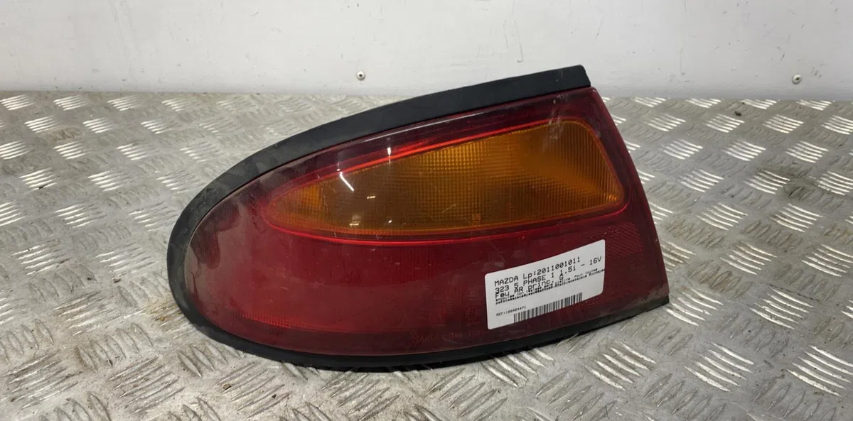 Feu arrière gauche MAZDA 323 5 PHASE 1 occasion