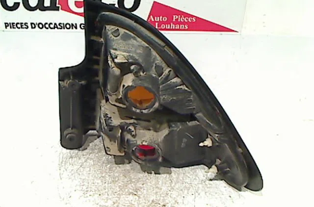 Feu arrière gauche Mazda 323 P V (BA) 1.5 16v (1996-1998) occasion