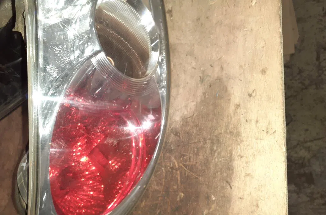 Feu arrière gauche Mazda 6 Hatchback (GG) 2.0 di (gg14) (2002-2007) occasion