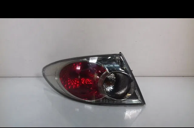 Feu arrière gauche Mazda 6 Hatchback (GG) 2.0 (gges) (2002-2007) occasion