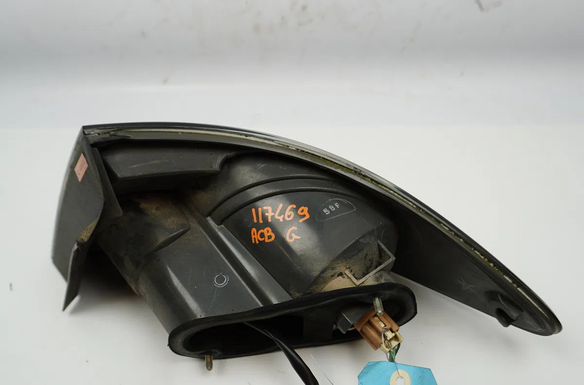 Feu arrière gauche Mazda 6 Hatchback (GG) 2.0 (gges) (2002-2007) occasion