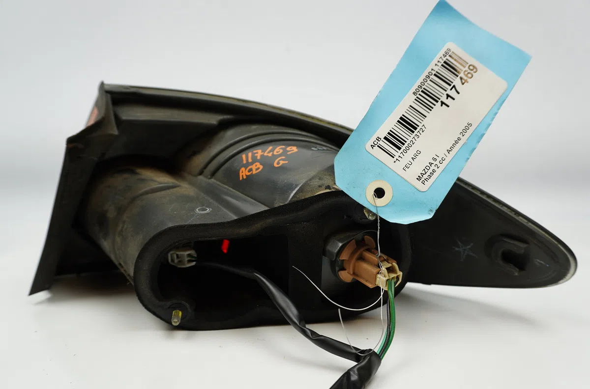 Feu arrière gauche Mazda 6 Hatchback (GG) 2.0 (gges) (2002-2007) occasion