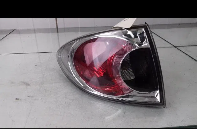 Feu arrière gauche Mazda 6 Station Wagon (GY) 2.0 di (gy19) (2002-2005) occasion