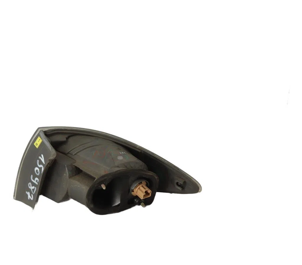 Feu arrière gauche Mazda 6 Station Wagon (GY) 2.0 di (gy19) (2002-2005) occasion