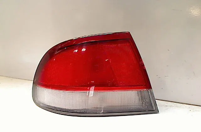 Feu arrière gauche MAZDA 626 III  1.8 GLXi occasion
