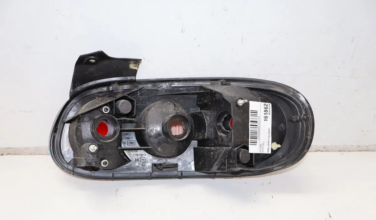 Feu arrière gauche Mazda MX-5 II (NB) 1.6 16v (nb6c) (1998-2005) occasion