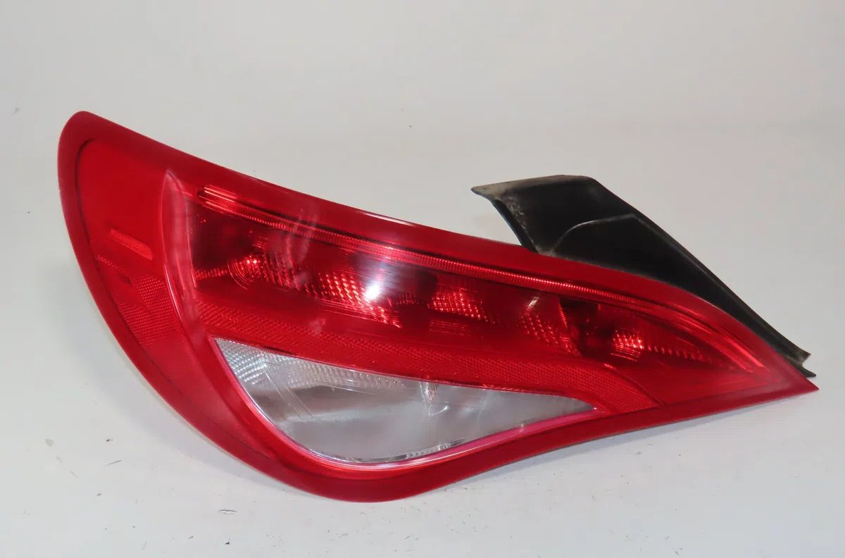 Feu arrière gauche Mercedes-benz CLA Coupé (C117) Cla 180 cdi - d (117.312) (2013-2018) occasion