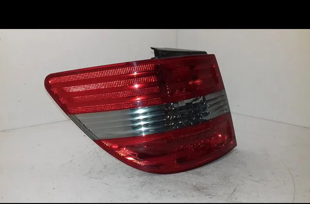 Feu arrière gauche Mercedes-benz CLASSE B Sports Tourer (W245) B 170 (245.232) (2005-2011) occasion