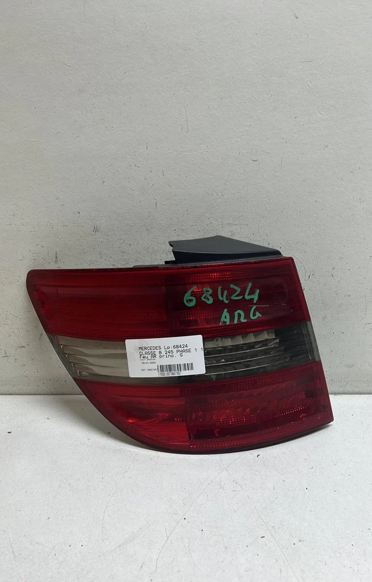 Feu arrière gauche Mercedes-benz CLASSE B Sports Tourer (W245) B 180 cdi (245.207) (2005-2011) 5 portes occasion