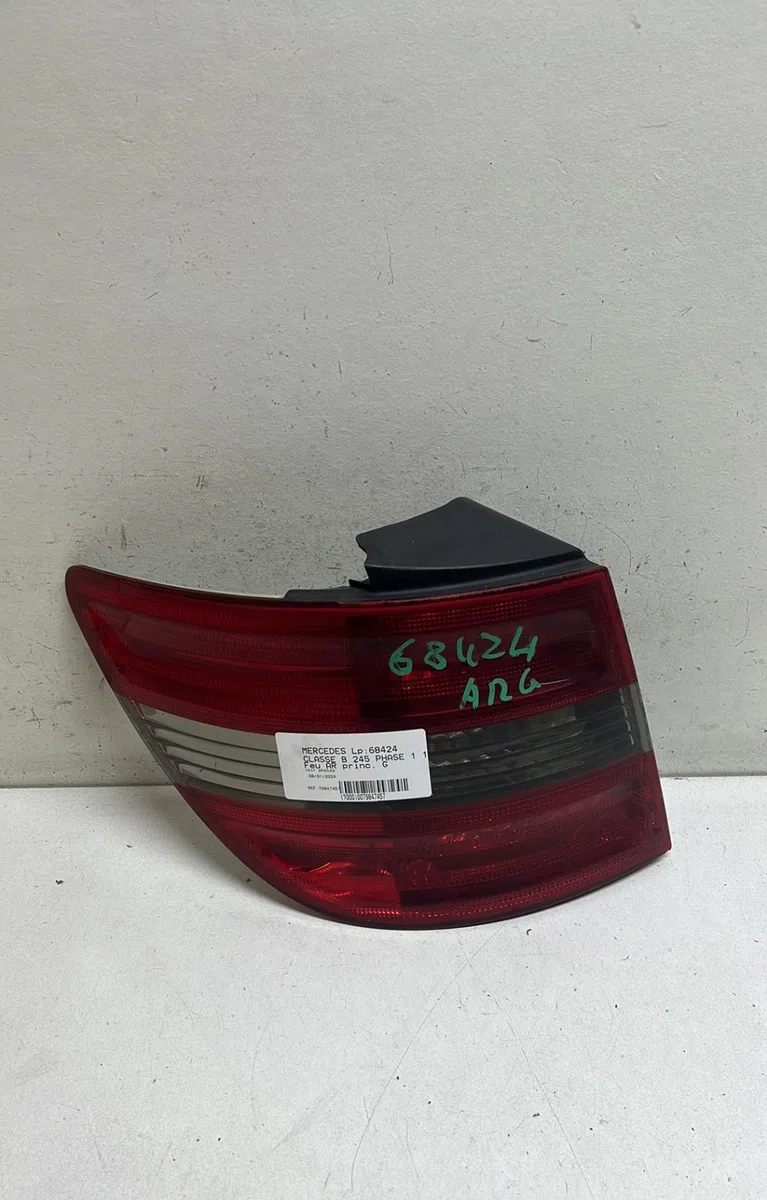 Feu arrière gauche Mercedes-benz CLASSE B Sports Tourer (W245) B 180 cdi (245.207) (2005-2011) 5 portes occasion
