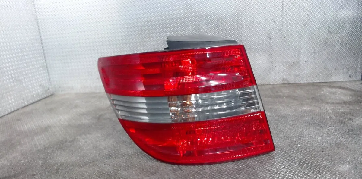 Feu arrière gauche Mercedes-benz CLASSE B Sports Tourer (W245) B 200 cdi (245.208) (2005-2011) occasion