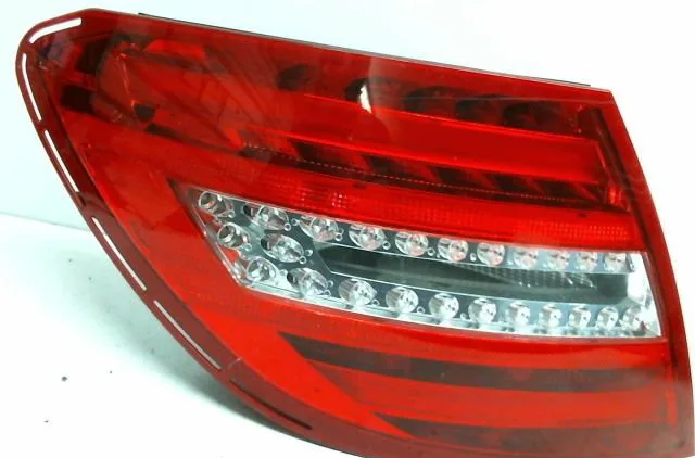 Feu arrière gauche Mercedes-benz CLASSE C (W204) C 220 cdi (204.002) (2008-2014) 4 portes occasion