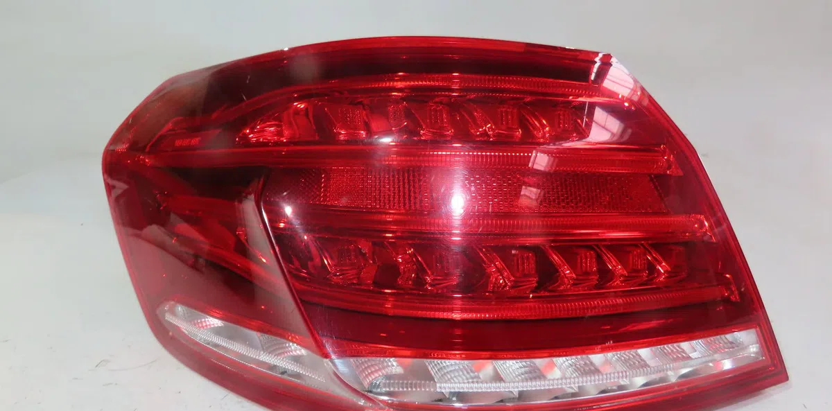 Feu arrière gauche Mercedes-benz CLASSE E (W212) E 300 hybrid - bluetec hybrid (212.098) (2011-2016) occasion