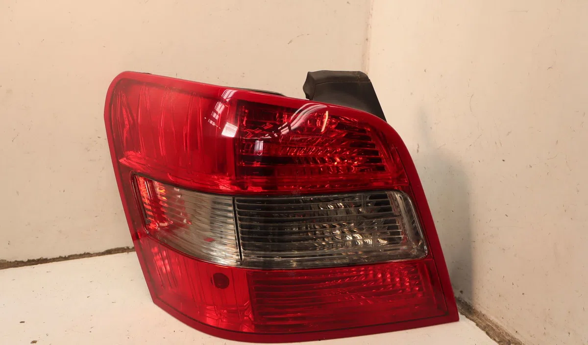 Feu arrière gauche Mercedes-benz CLASSE GLK (X204) 220 cdi 4-matic (204.984, 204.997) (2008-2015) occasion