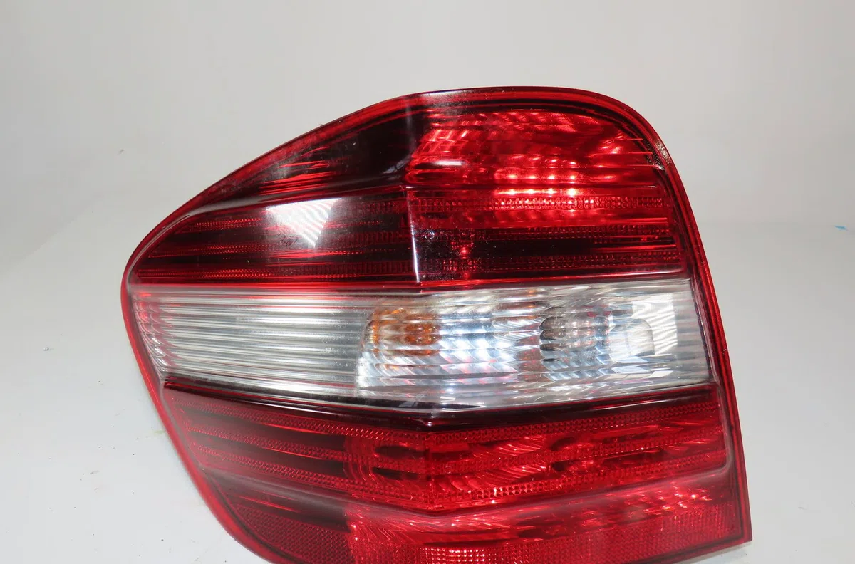 Feu arrière gauche Mercedes-benz CLASSE M (W164) Ml 450 cdi 4-matic (164.128) (2009-2011) occasion