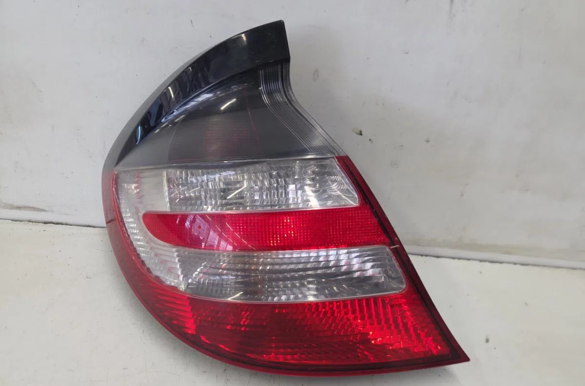 Feu arrière gauche MERCEDES CLASSE C 203 COUPE SPORT PHASE 1 occasion