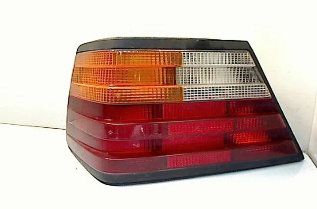 Feu arrière gauche MERCEDES CLASSE E II  E 300 D occasion