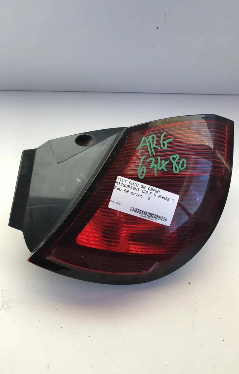 Feu arrière gauche Mitsubishi COLT VI (Z3_A, Z2_A) 1.1 (z31a, z32a) (2004-2012) occasion