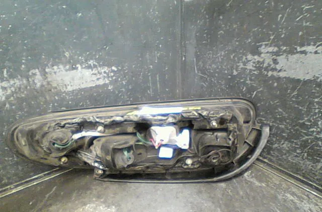 Feu arrière gauche Nissan 100NX (B13) 1.6 (1990-1994) occasion