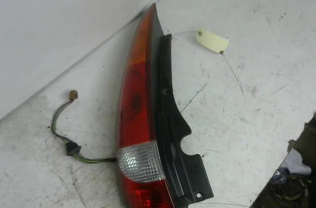 Feu arrière gauche NISSAN ALMERA occasion