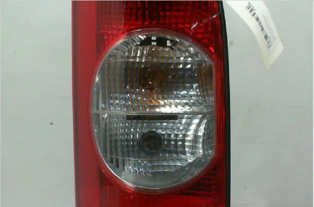 Feu arrière gauche Nissan INTERSTAR Camionnette (X70) Dci 120 (2006) occasion
