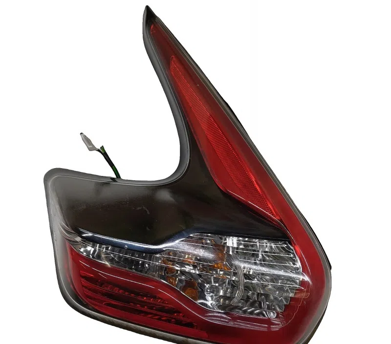 FEU ARRIERE GAUCHE NISSAN JUKE 26555-BV80A