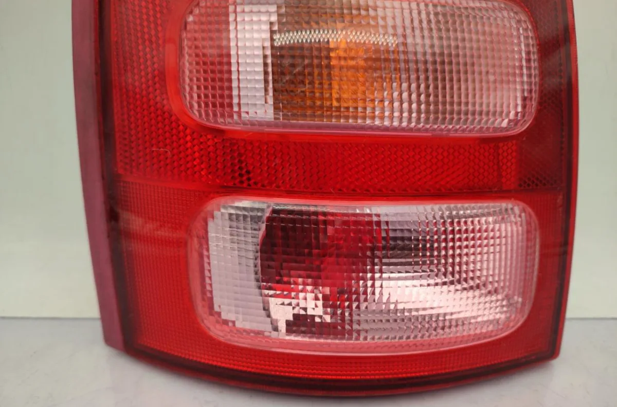 Feu arrière gauche NISSAN MICRA 2 PHASE 4 occasion