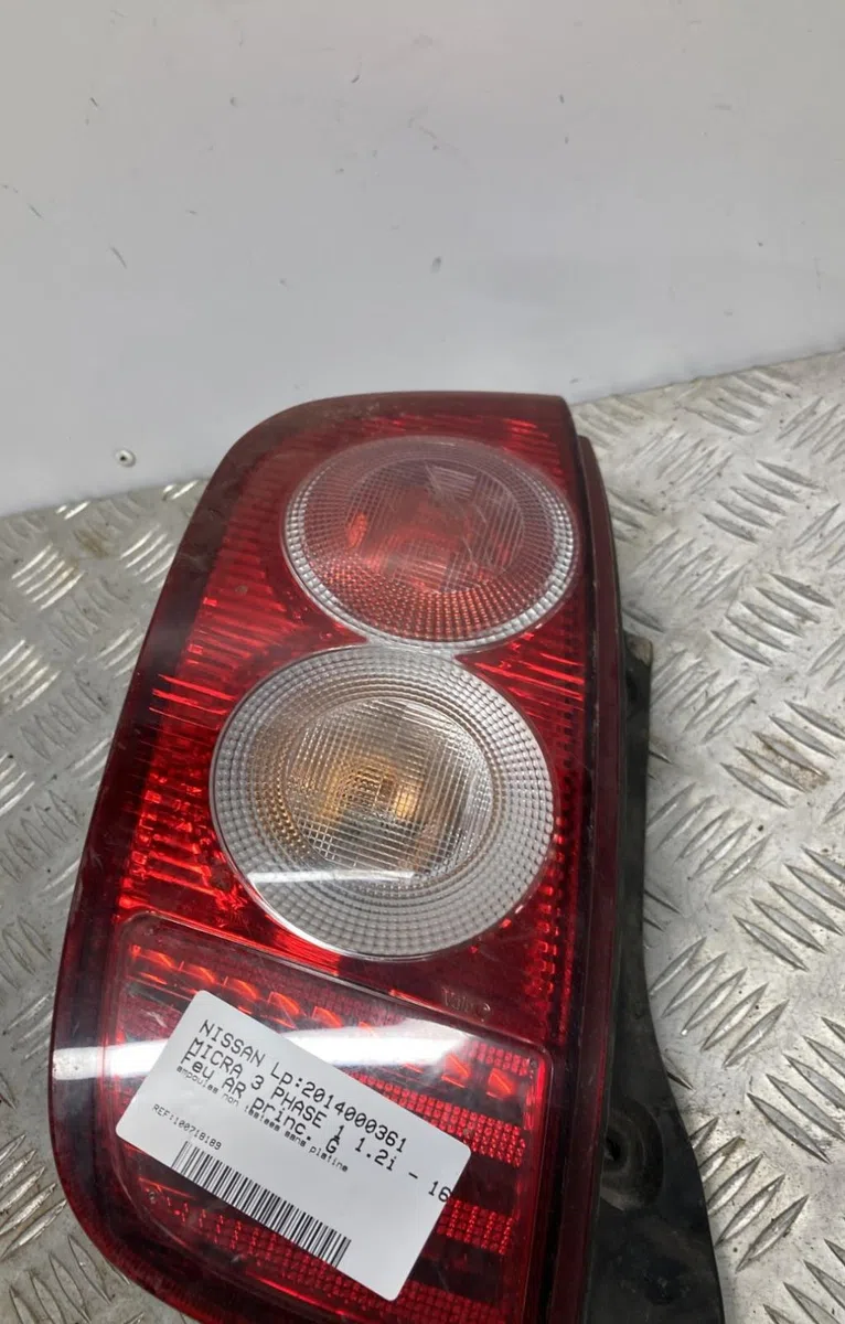 Feu arrière gauche NISSAN MICRA 3 PHASE 1 occasion