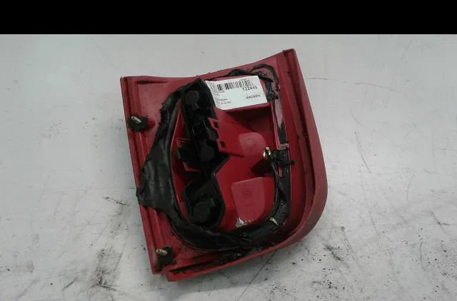 Feu arrière gauche Nissan MICRA II (K11) 1.4 i 16v (2000-2003) occasion
