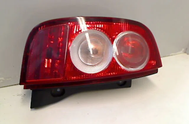 Feu arrière gauche NISSAN MICRA III  1.2i occasion