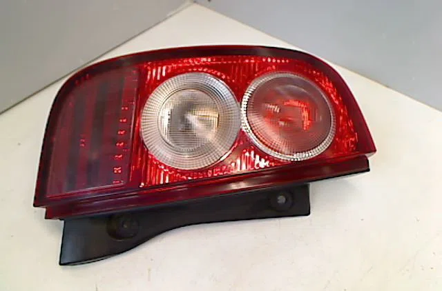 Feu arrière gauche NISSAN MICRA III  1.5 DCI 65ch occasion