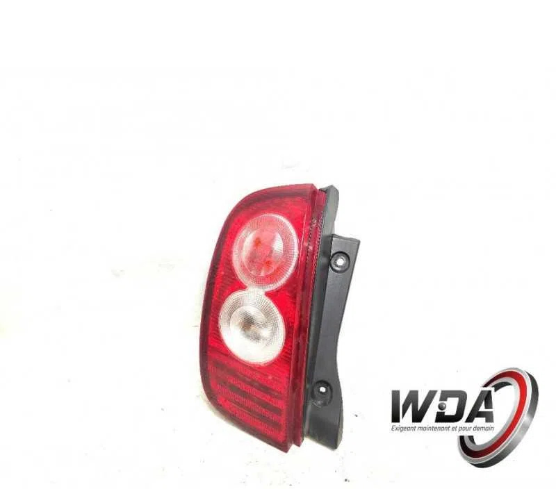 FEU ARRIERE GAUCHE NISSAN MICRA III 26559BC10A