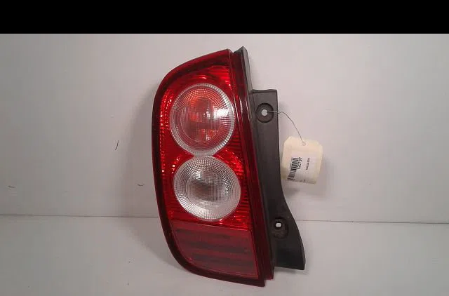 Feu arrière gauche Nissan MICRA III (K12) 1.2 16v (2003-2010) occasion